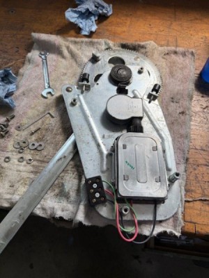 FH_voli_erneuert.jpg (64.01 KiB) 34779 mal betrachtet Fensterheber gereinigt