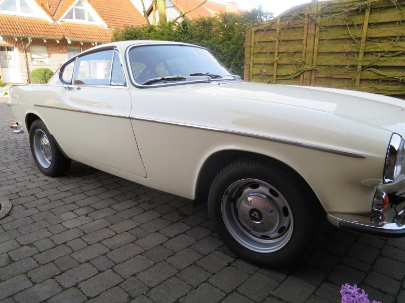 Volvo P1800S