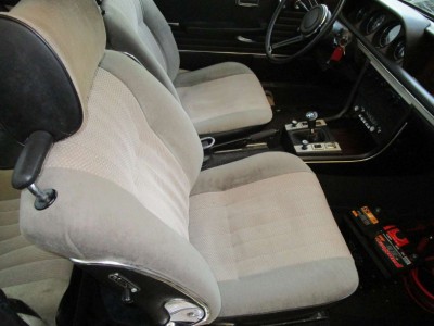 2016 - Vordersitze.JPG (71.78 KiB) 79700 mal betrachtet 2016 - Vordersitze, Sitzfläche nicht original