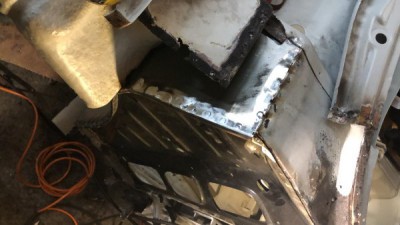 QEIO9822.JPG (51.1 KiB) 7288 mal betrachtet Anbindung Radhausblech