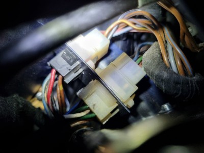 Bild 1.2.jpg (64.25 KiB) 3678 mal betrachtet 1.2 Steckverbindung zur Instrumentenkombination 6 und 9 Polig