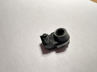 IMG_4790.jpg (36.03 KiB) 44607 mal betrachtet Halteklammer zum Einstellen der Scheinwerfer (original)