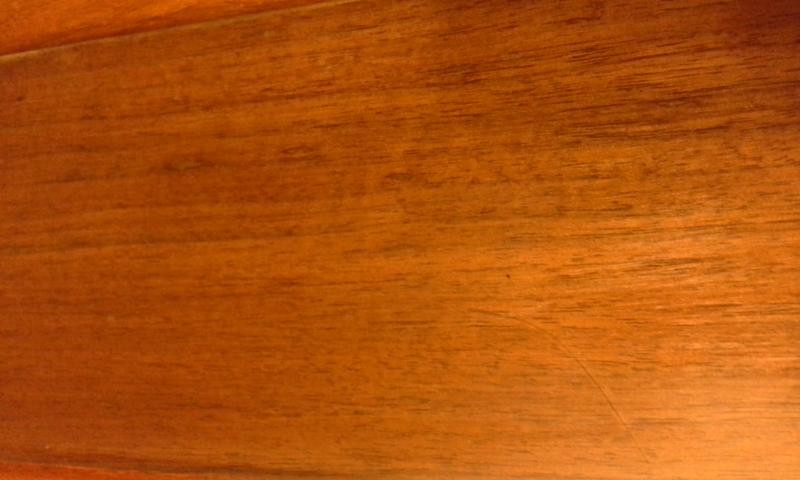 Nussbaum oder Kirsche