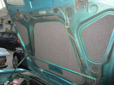 2016 Motorhaube innen.JPG (96.67 KiB) 81878 mal betrachtet 2016 - Motorhaube innen