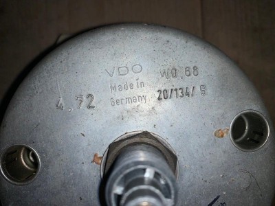 Tacho Rückseite 2000CS bis 240 kmh.jpg (86.61 KiB) 5588 mal betrachtet Tacho Rückseite 2000CS bis 240 kmh.jpg